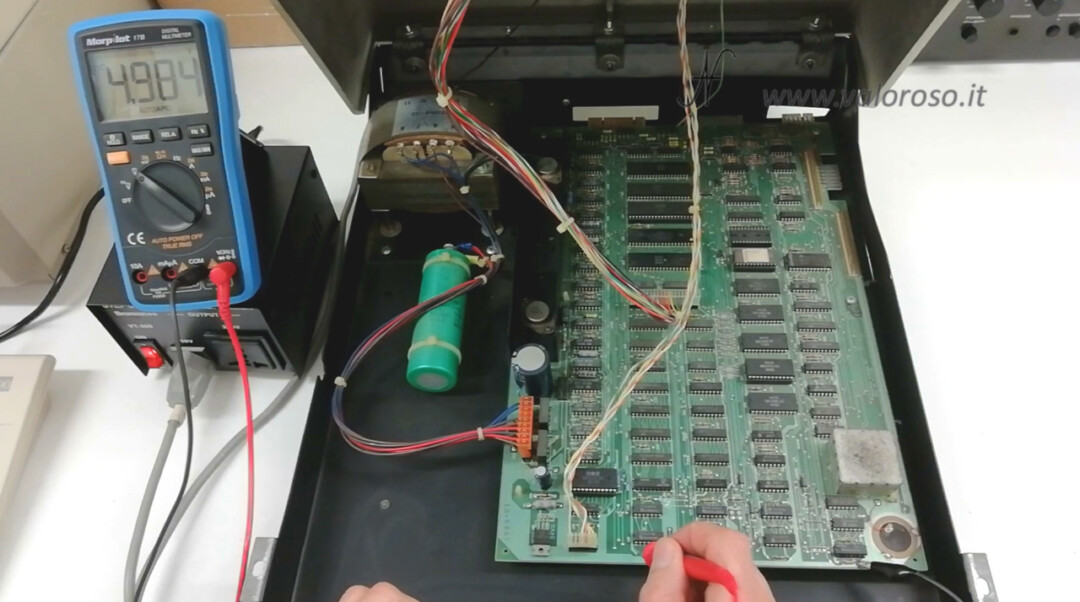 Ignition Test Test Commodore PET, CBM 8032, open, 5V 12V DC voltage test