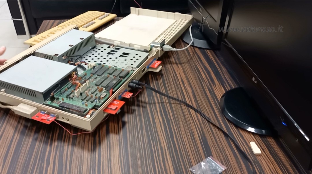Accensione e Prova Commodore 128D, diagnostic cartridge 586220, test diagnostico Commodore 128 64