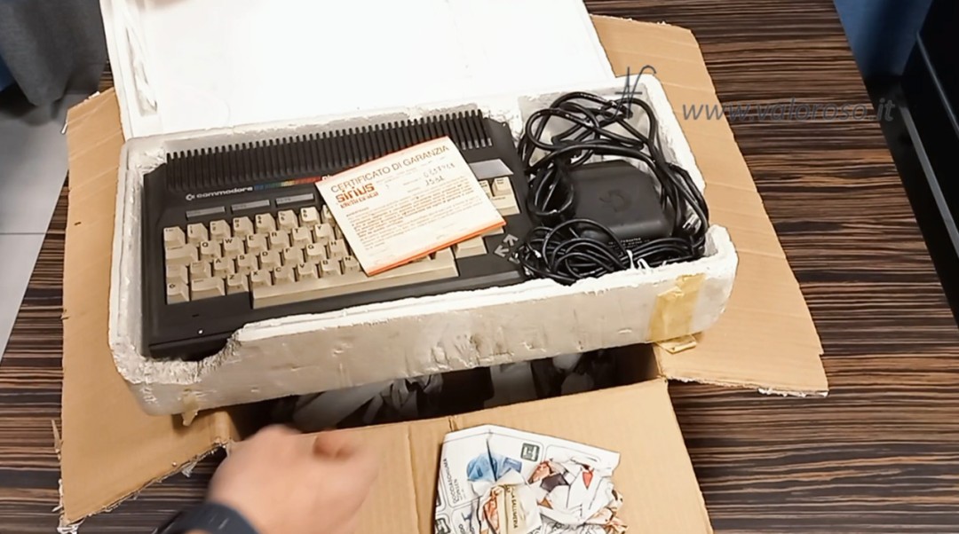 Acquisto Commodore Plus4, polistirolo, computer, alimentatore, certificato di garanzia