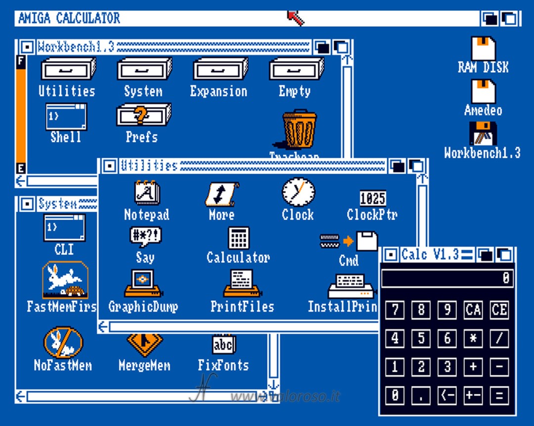 Amiga 2000, Commodore A2000, Amiga Workbench 1.3 startup screen, AmigaOS boot screen, schermata avvio, clock, calculator, system, utilities, ram disk