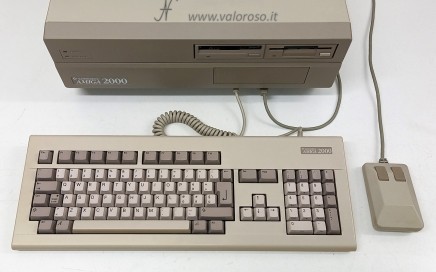 Amiga 2000, Commodore A2000, CBM A200, desktop, Italian keyboard, coffin mouse