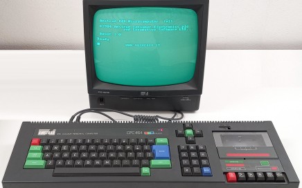 Amstrad CPC 464 vintage computer con monitor monocromatico verde GT 65