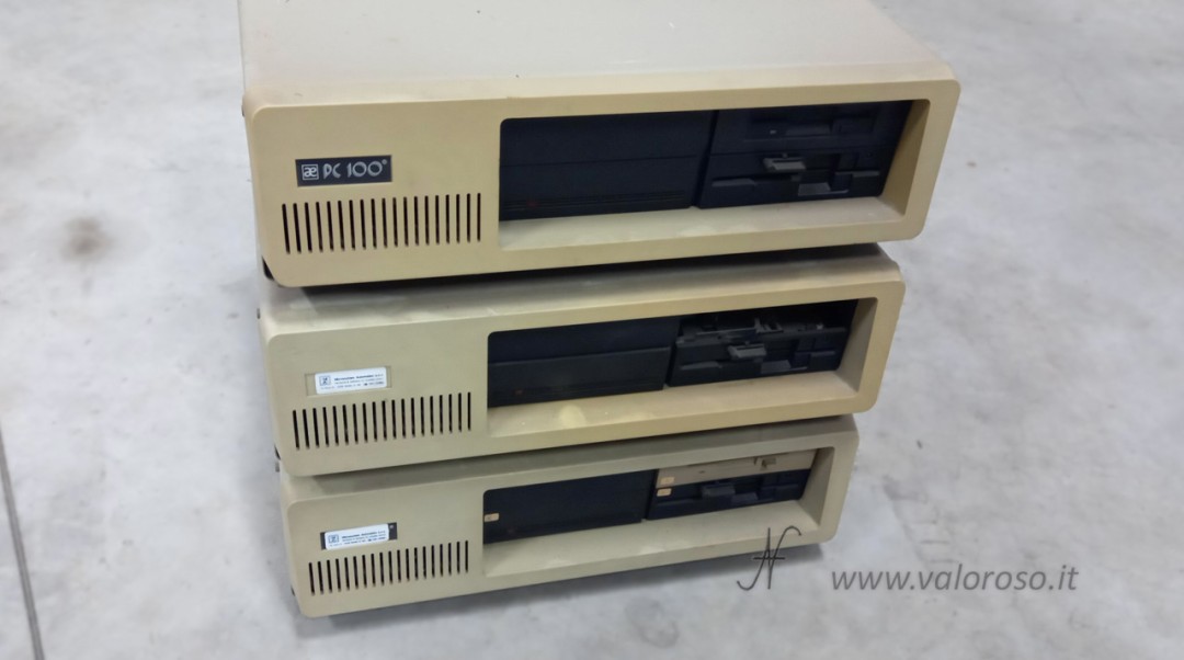 Tre computer vintage ASEM PC 100 provenienti da Microsystem Engineering, sistemi PC professionali con floppy disk, hard disk e schede di espansione