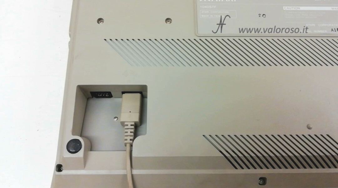 Atari 1040 ST Atari ST Atari1040STF porta collegamento mouse joystick DB9 DSub 9 poli sotto