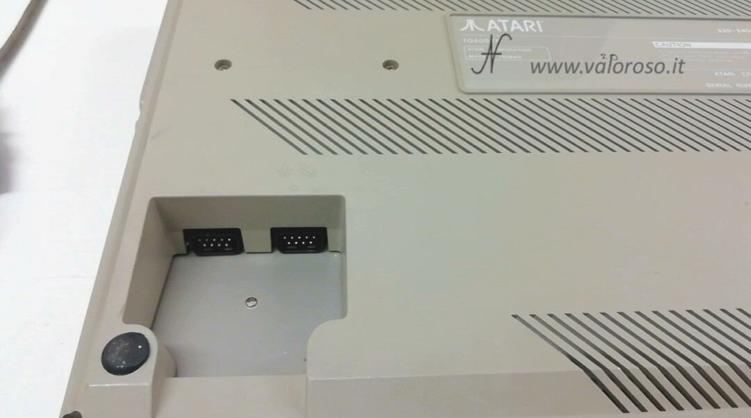 Atari 1040 ST Atari ST Atari1040STF mouse port joystick DB9 DSub 9 poles below