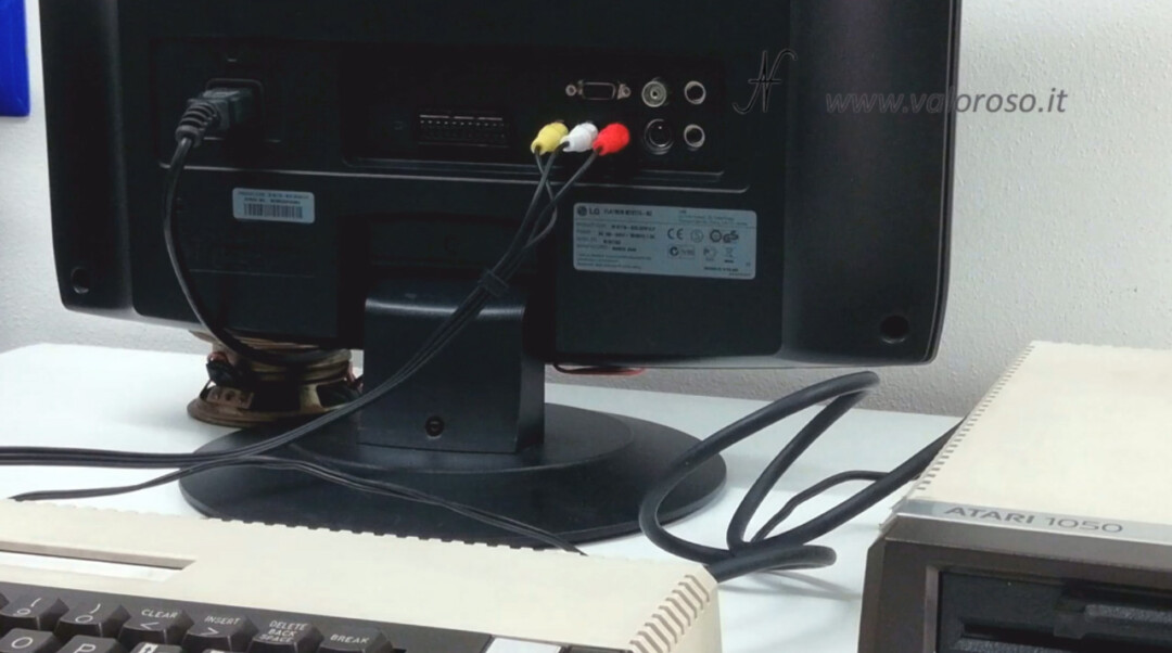 Atari 800XL collegare collegamento con tv monitor LCD cavo audio video composito