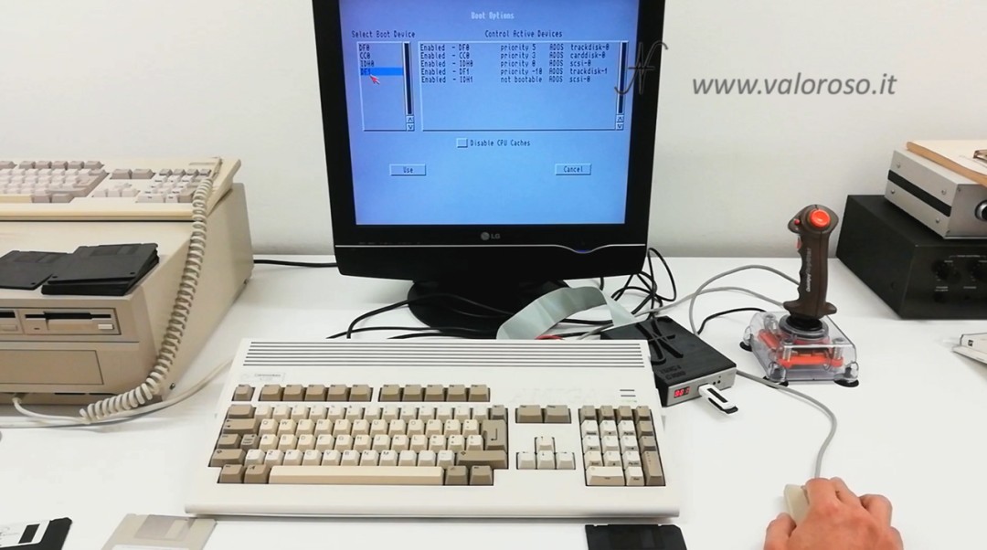 Commodore Amiga 1200 boot selector, start game program from gotek or DF1 external drive, Amiga boot options