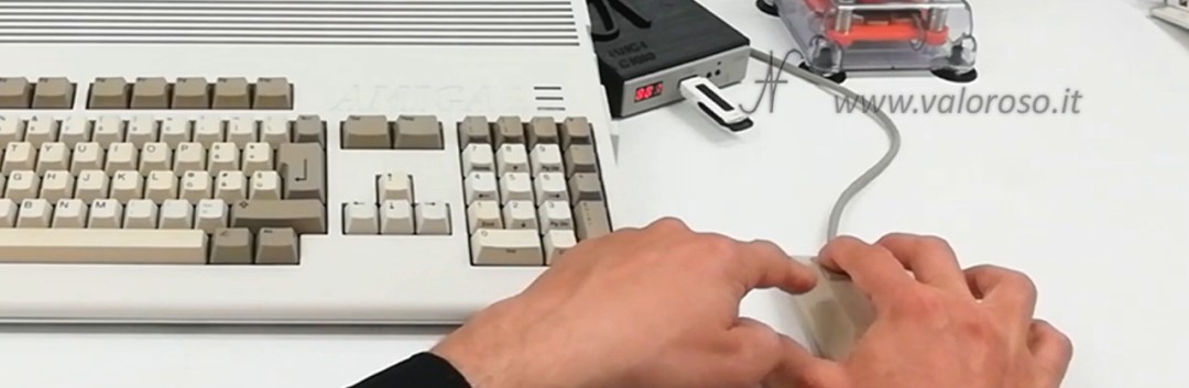 Boot selector Commodore Amiga 1200, premere contemporaneamente i due tasti del mouse