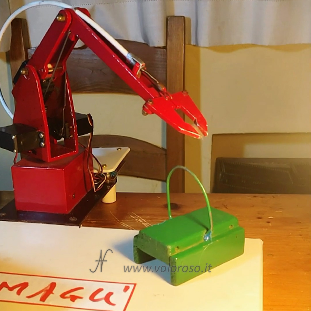 Mechanical arm controlled by the C64, Mechanical arm controlled by the Commodore 64, Magu, stepper motors