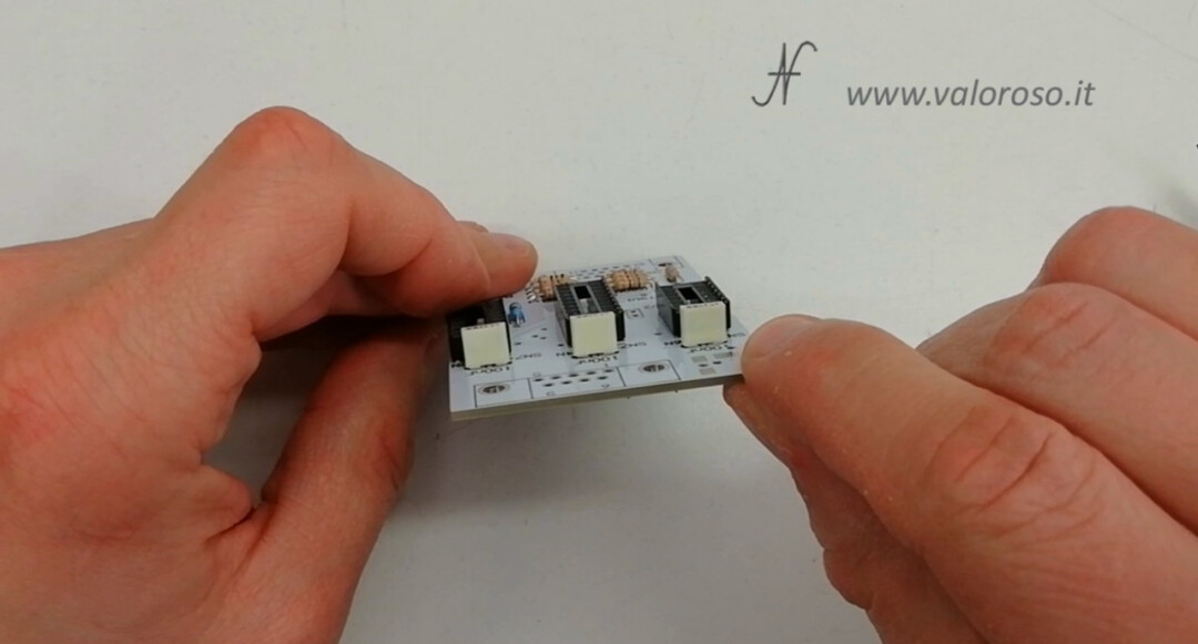 Connect two monitors to Commodore 128, RGBI CGA to VGA DIY kit interface converter adapter