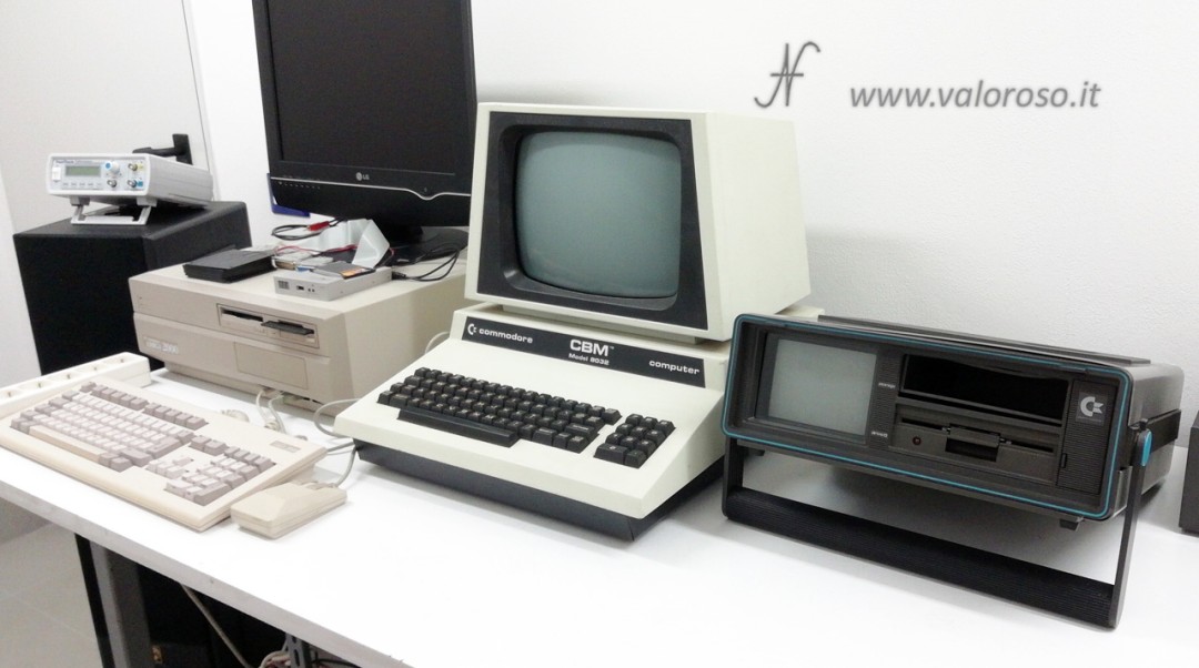 Vuoi donare il tuo computer vintage? Collezione ValorosoIT: Commodore SX64 SX-64 PET CBM8032 Amiga 2000 retro computer vintage
