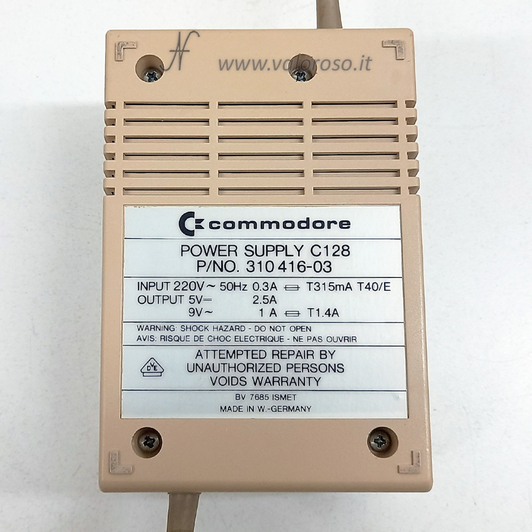 Commodore 128 alimentatore power supply connettore, vista posteriore etichetta tensioni 5V 9V