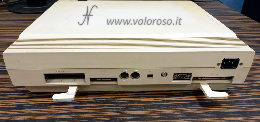 Commodore 128D, C128D, CBM 128D, connectori posteriori, expansion port, user port, tape, video, rgbi, alimentazione