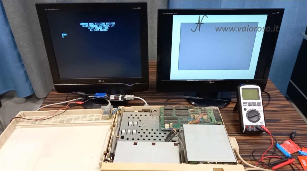 Commodore 128D, collegamento a due monitor, 40 colonne video composito, 80 colonne RGBI