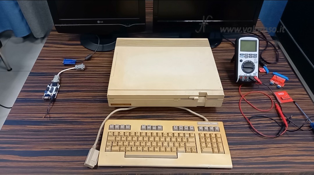 Commodore 128D, tastiera tedesca, collegamento a due monitor, 40 colonne, 80 colonne, test e prova