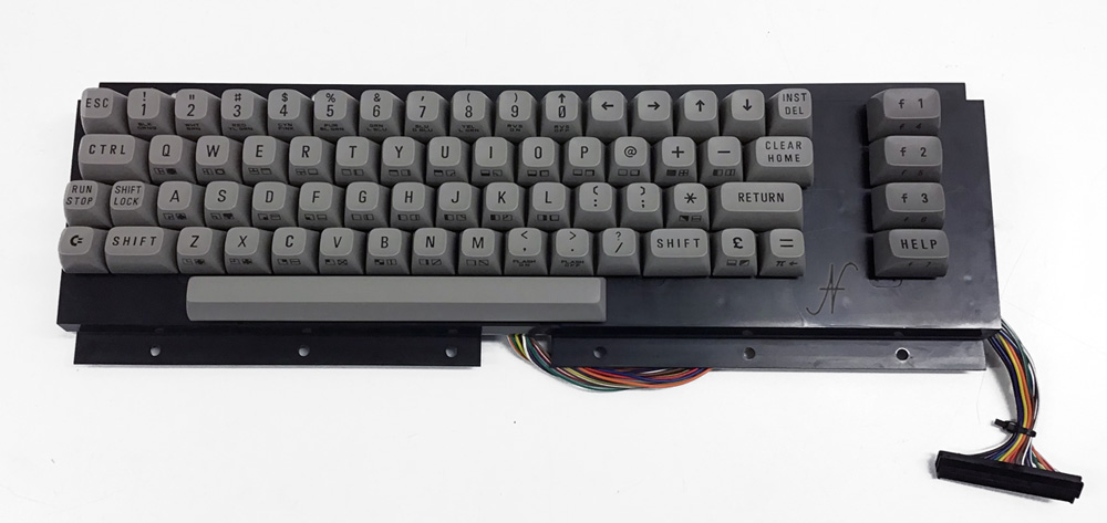Commodore 16, tastiera, keyboard, pulizia