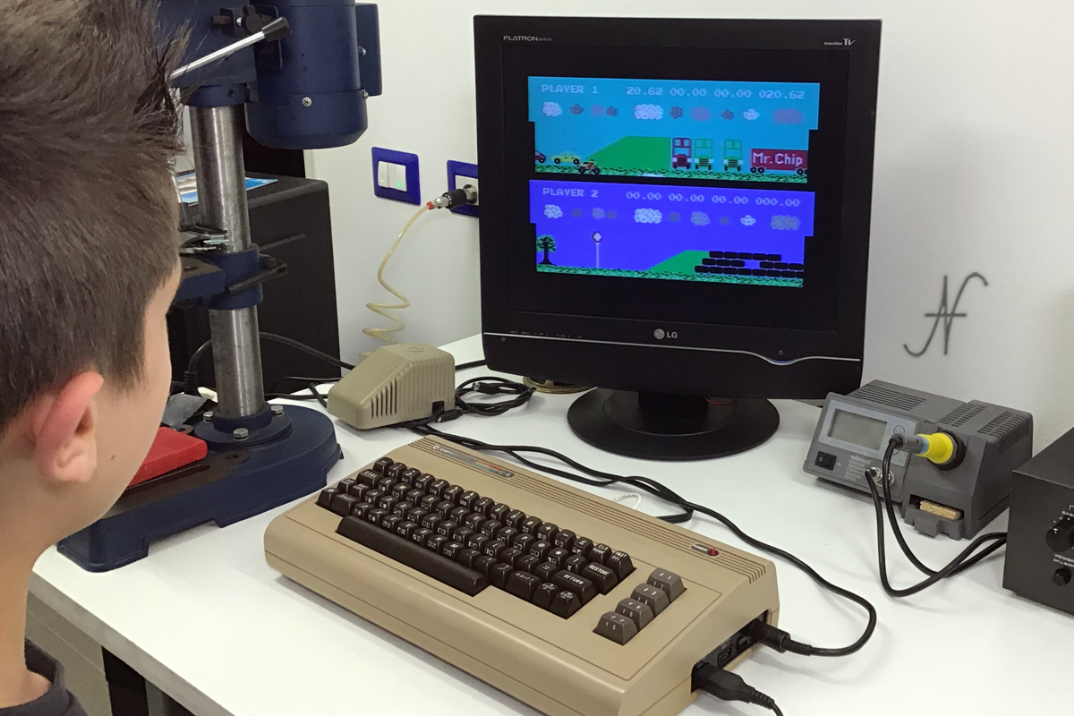 Commodore 64, Leo plays Kickstart