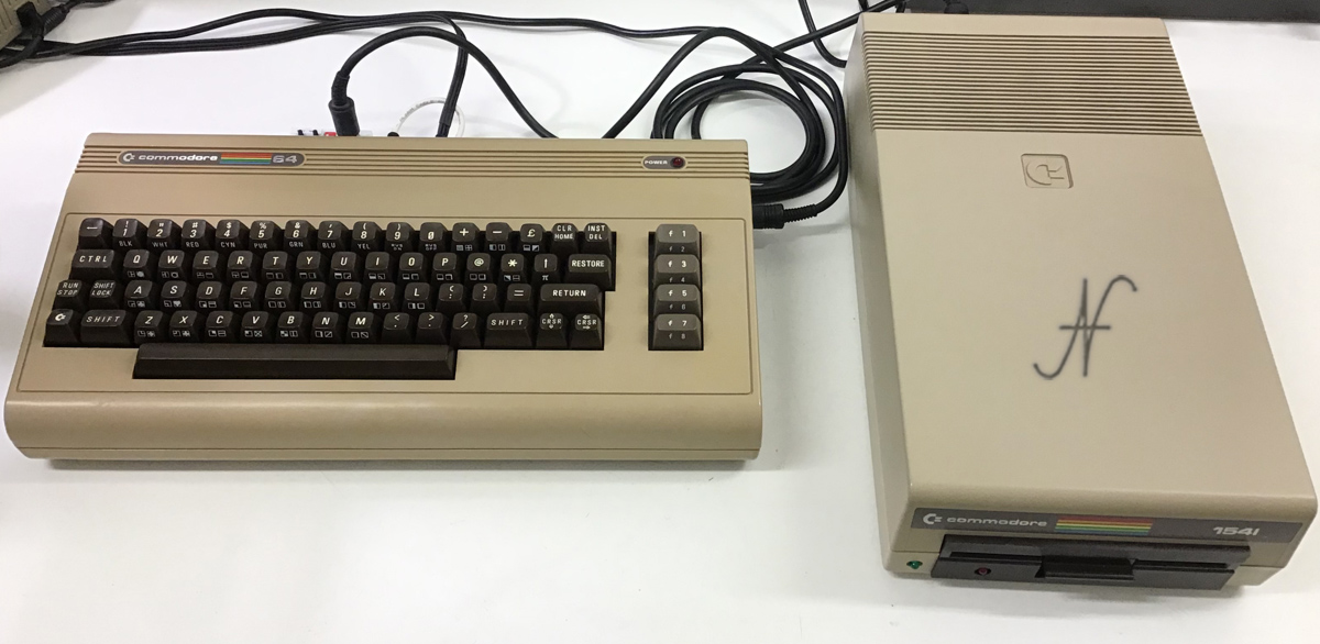 Commodore 64, SD2IEC floppy emulator with microSD, D64 PRG file, 1541 daisy chain floppy connection