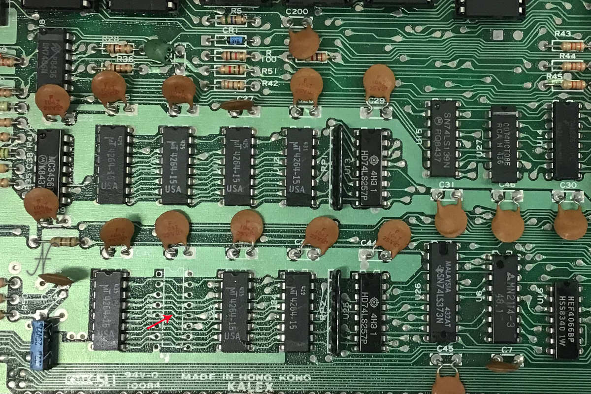 Commodore 64, removal, memory chip replacement, RAM, MT4264-15, 4164-2, MT4264-20, HM4864P-2, M3764-15RS, memory chip replacement, DRAM, memory defect, strange writing on screen, 64Kx1 150ns 16-pin DIP DRAM chip