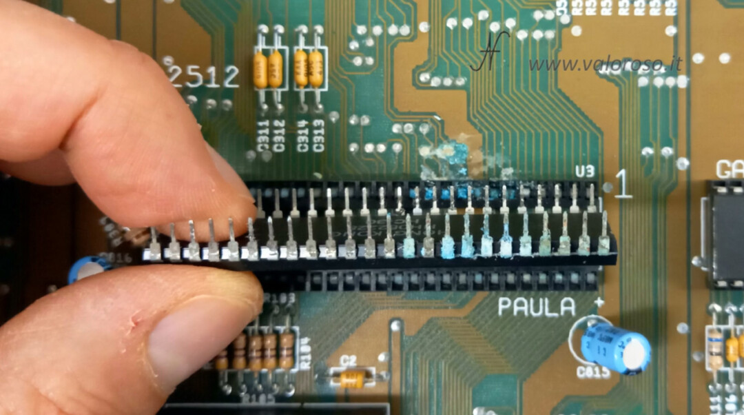 Commodore Amiga 500 A500 interno scheda elettronica scheda madre PCB Paula corrosione chip corroso ossidato guasto CSG 8364R7 8364