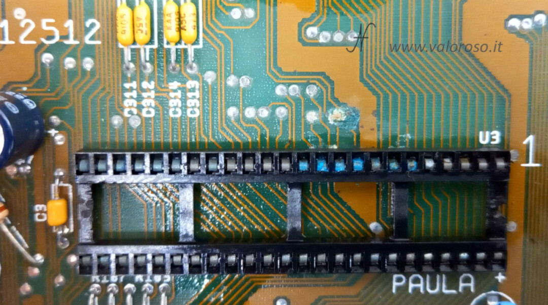 Commodore Amiga 500 A500 internal electronic board motherboard Paula broken corroded broken tracks CSG 8364R7 8364