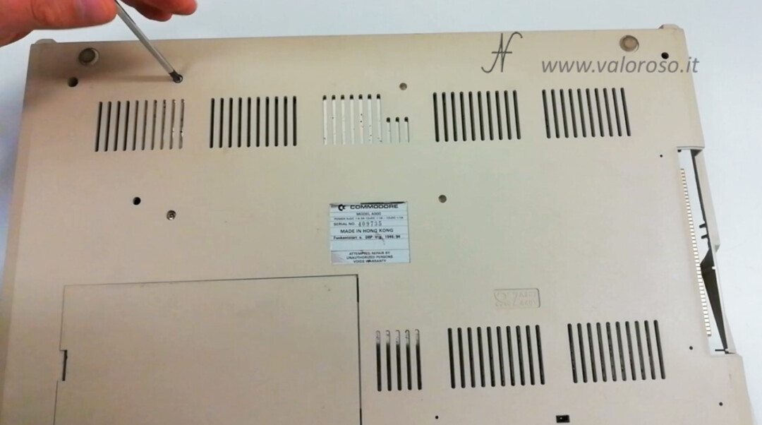 Commodore Amiga 500 A500 smontare floppy disk drive viti a stella