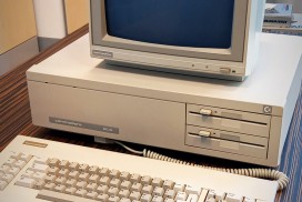 Commodore PC10 vintage computer, original monitor, keyboard, keyboard, crt