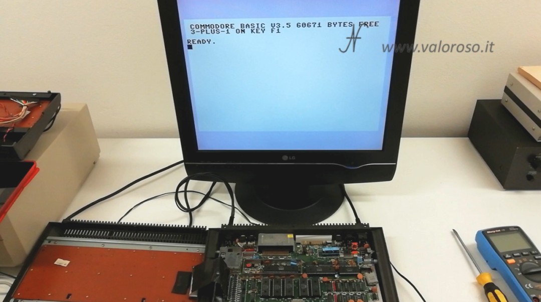 Commodore Plus4 Plus-4 Plus 4, aperto, schermata iniziale Commodore Basic V3.5 60671 bytes free, 3-plus-1 on key F1