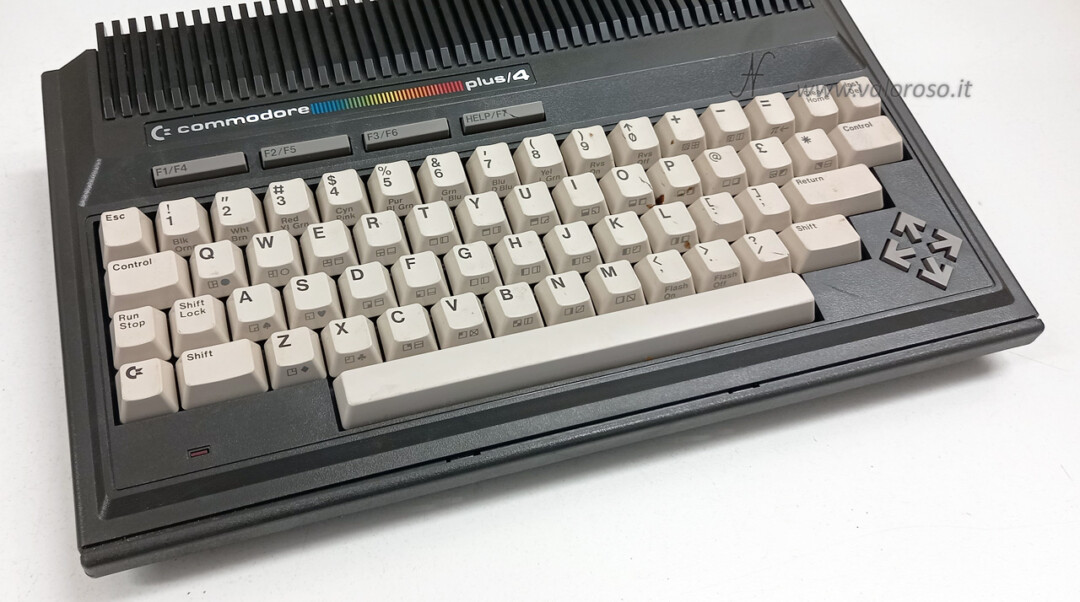 Commodore Plus4 Plus 4 four tastiera, retro computer vintage epoca