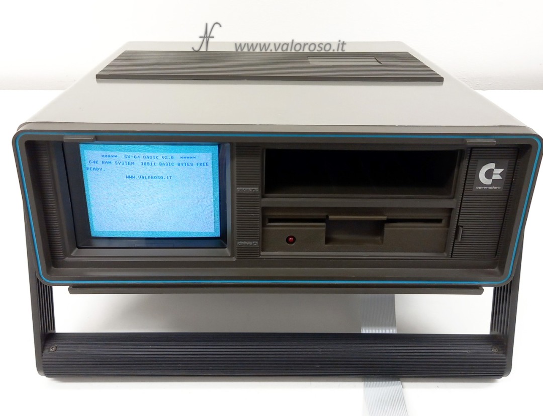 Commodore SX-64 SX64 executive acceso vista frontale crt floppy, CBM, Commodore Business Machines, collezione di retro computer vintage