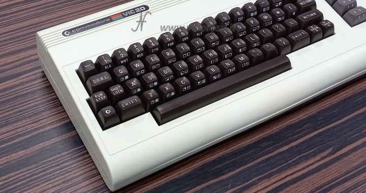 Commodore Vic20, Vic-20, retro computer, home computer anni 80, collezione di computer vintage, 8 bit