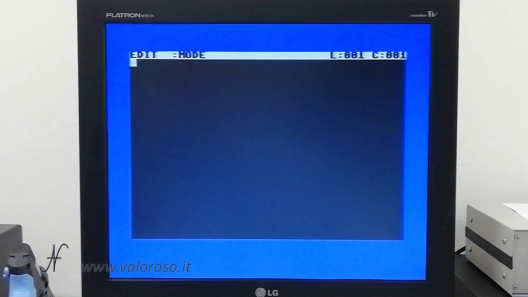 Easy Script Commodore 64, programma video scrittura personalizzare colori monitor, EasyScript, 1982, Precision Software Ltd UK, Simon Tranmer