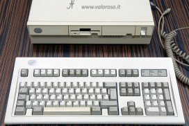 IBM PS/2 model 30 286, Intel 286, IBM personal system, spanish keyboard layout, vintage computer collection, white switch