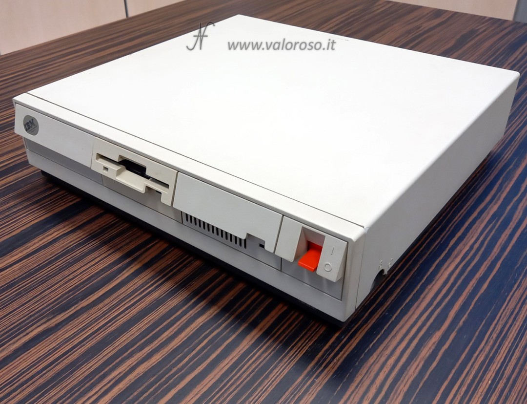 IBM PS2 model 30, 8530-021, Intel 8086, power switch, floppy, hard disk, 80s computer, vintage computer, old computer