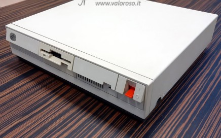 IBM PS2 model 30, 8530-021, Intel 8086, interruttore accensione, floppy, hard disk, computer anni 80, computer vintage, vecchio computer