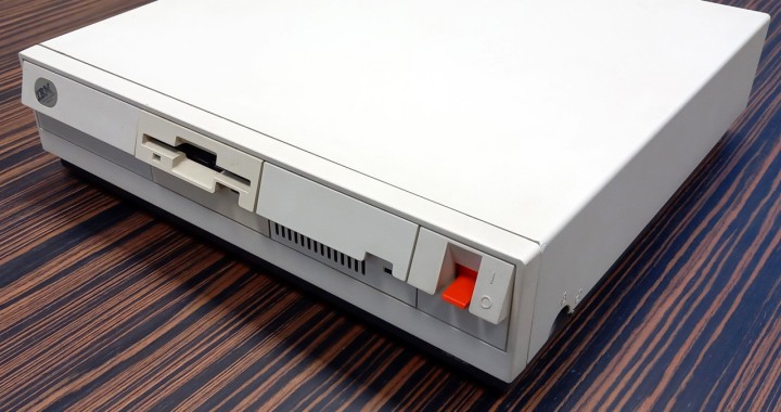 IBM PS2 model 30, 8530-021, Intel 8086, interruttore accensione, floppy, hard disk, computer anni 80, computer vintage, vecchio computer