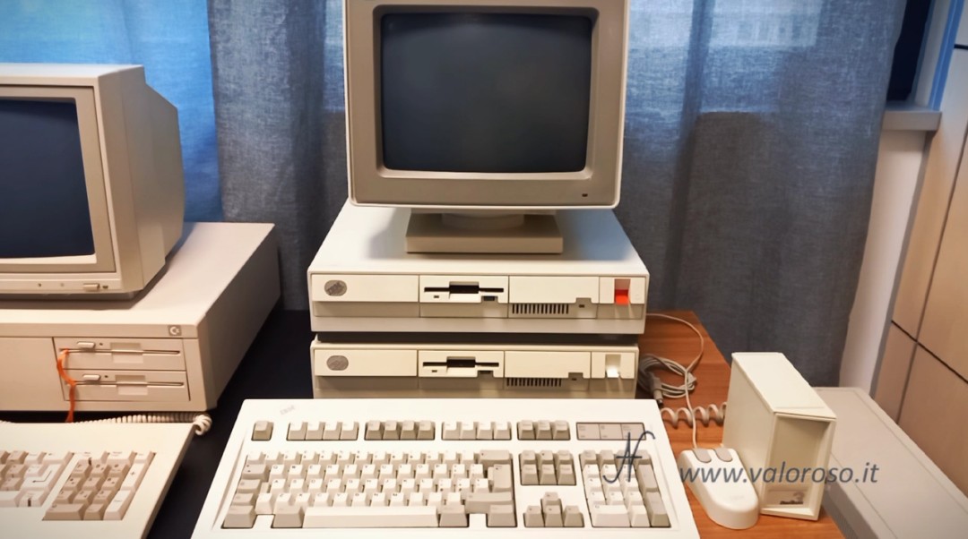 IBM PS/2 model 30, monitor CRT, tastiera model M, Intel 8086, Intel 286