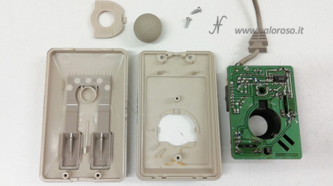 Interno mouse Commodore 1350 PCB scheda elettronica Mitsumi Elec. MP01, TA 5K 75339F SMD