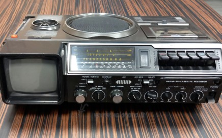 JVC 3080 TV Radio Cassette Recorder, front view, speaker, CRT, cathode ray tube, knobs, tuning, volume, radio