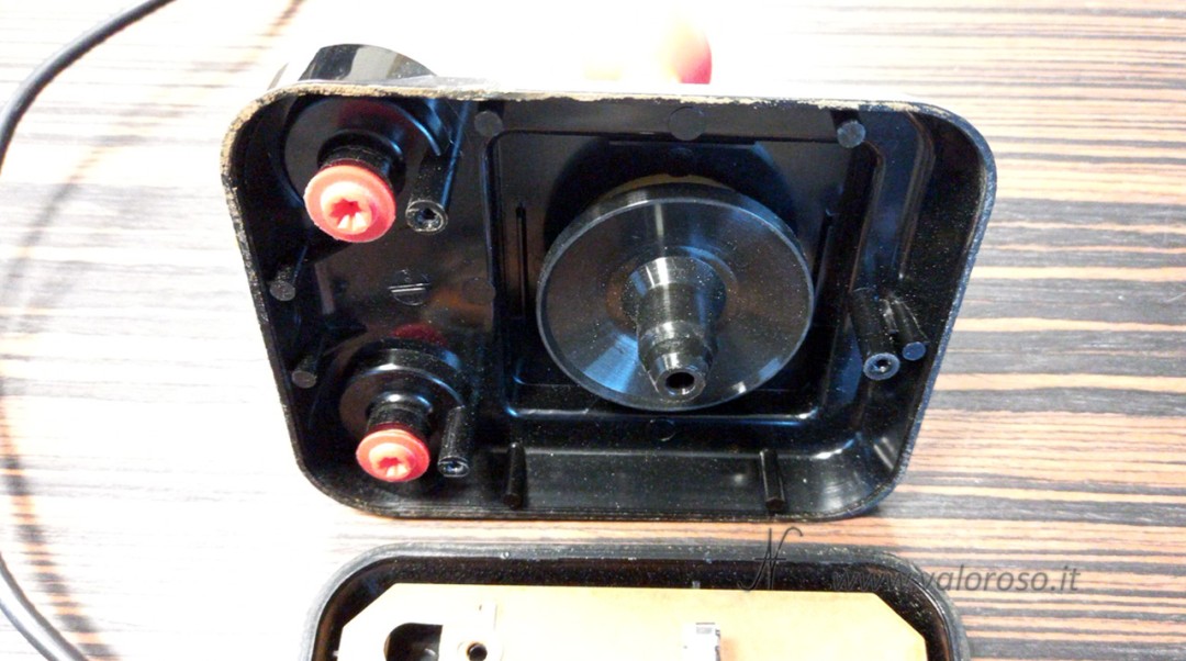 Competition Pro 5000 joystick, dusty interior - opening of the case and internal dirt with dust and residues - Original Competition Pro joystick restoration