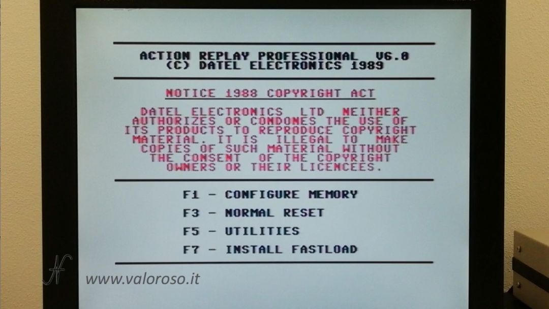 Kung Fu Flash, Commodore 64, micro SD, CRT emulazione Datel Action Replay V6.0 1989