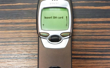 Nokia 7110, vintage mobile phone, snap-on sliding door, spring-loaded sliding door