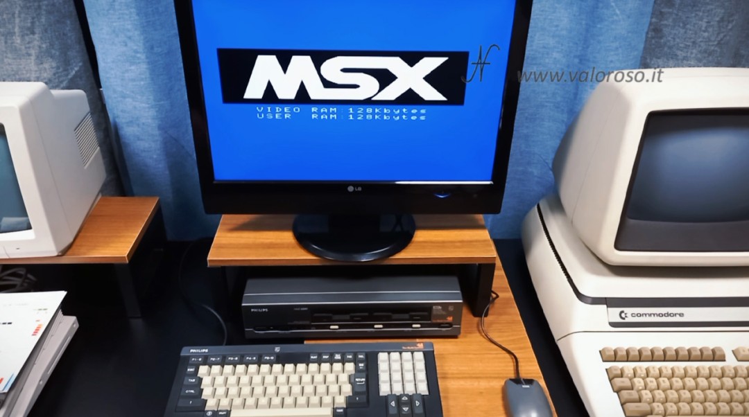 Philips NMS 8280, MSX 2, retro computer vintage, accensione, 128 KB video RAM, 128 KB user RAM, tastiera, mouse