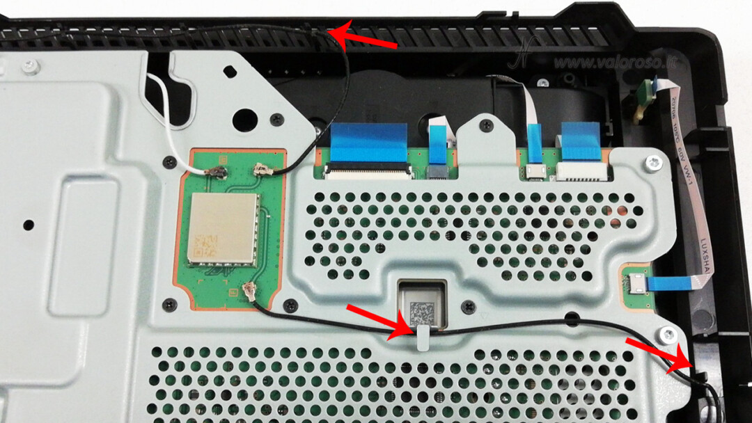 Location flat cables connections connectors Sony PlayStation 4 Pro, PS4 PRO, clip coaxial cables UFL antennas