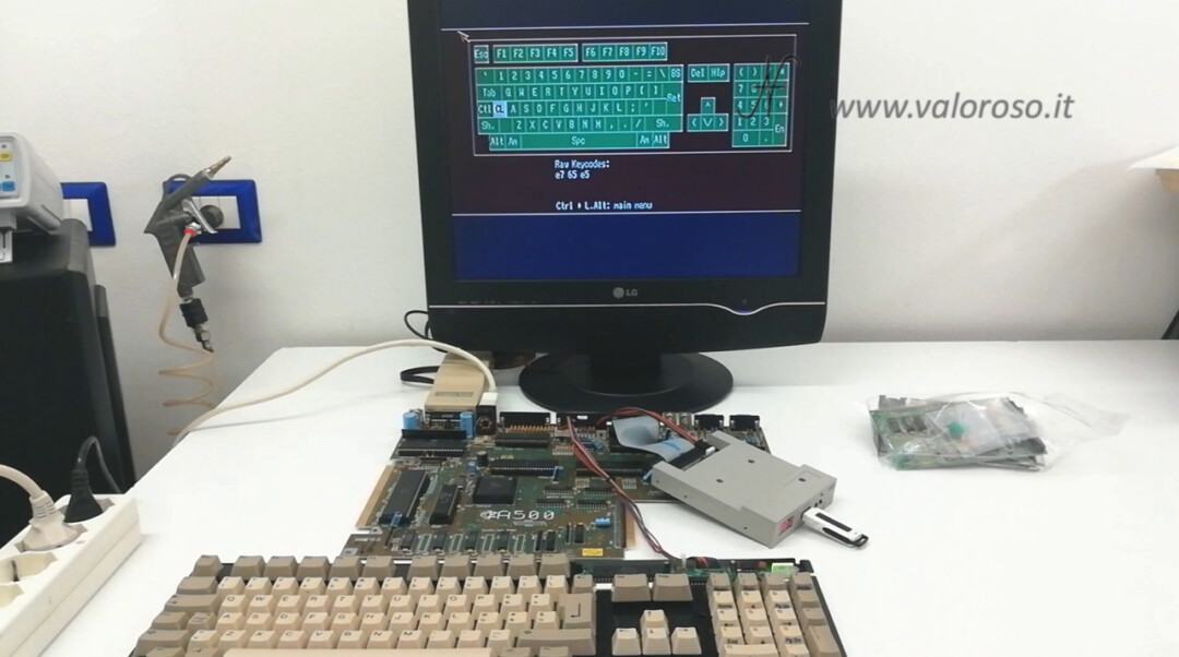 Test repair Amiga 500 Commodore A500, AmigaTestKit, Amiga Test Kit, diagnostic, keyboard buttons keys ok