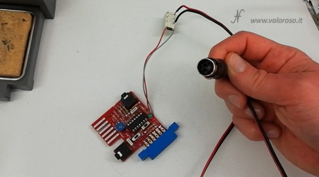 Reel recorder connected to Commodore 64 MP32C64 C64 DIN 5 poles remote relay