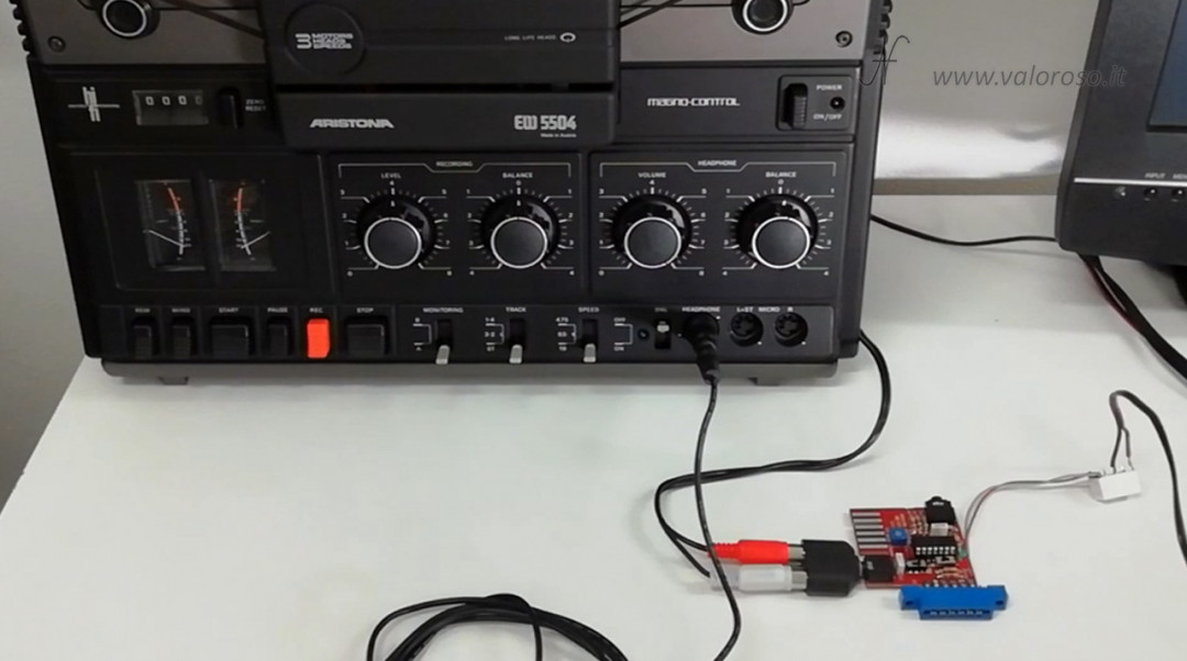 Open reel reel recorder connected to Commodore 64 MP32C64 C64 audio line DIN edge jack connections
