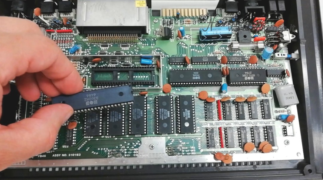 Riparare Plus4 Plus-4 264, Commodore 3 plus 1, sostituzione TED MOS 8360Rs 8360, chip audio video