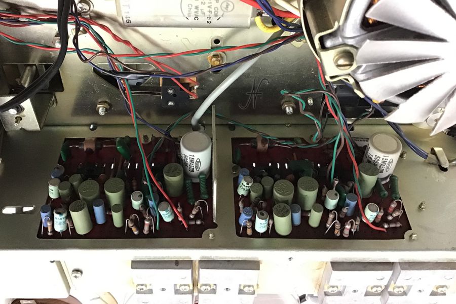 Sanyo MR-909, recapping, capacitors, before replacement