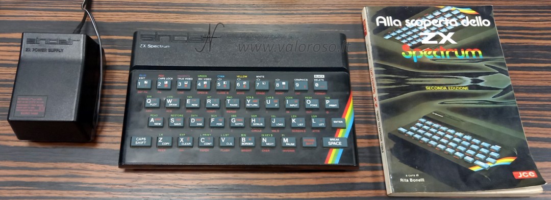 Sinclair ZX Spectrum, alimentatore, libro alla scoperta dello Spectrum, 9VDC, libro Alla scoperta dello ZX Spectrum di Rita Bonelli, JCE